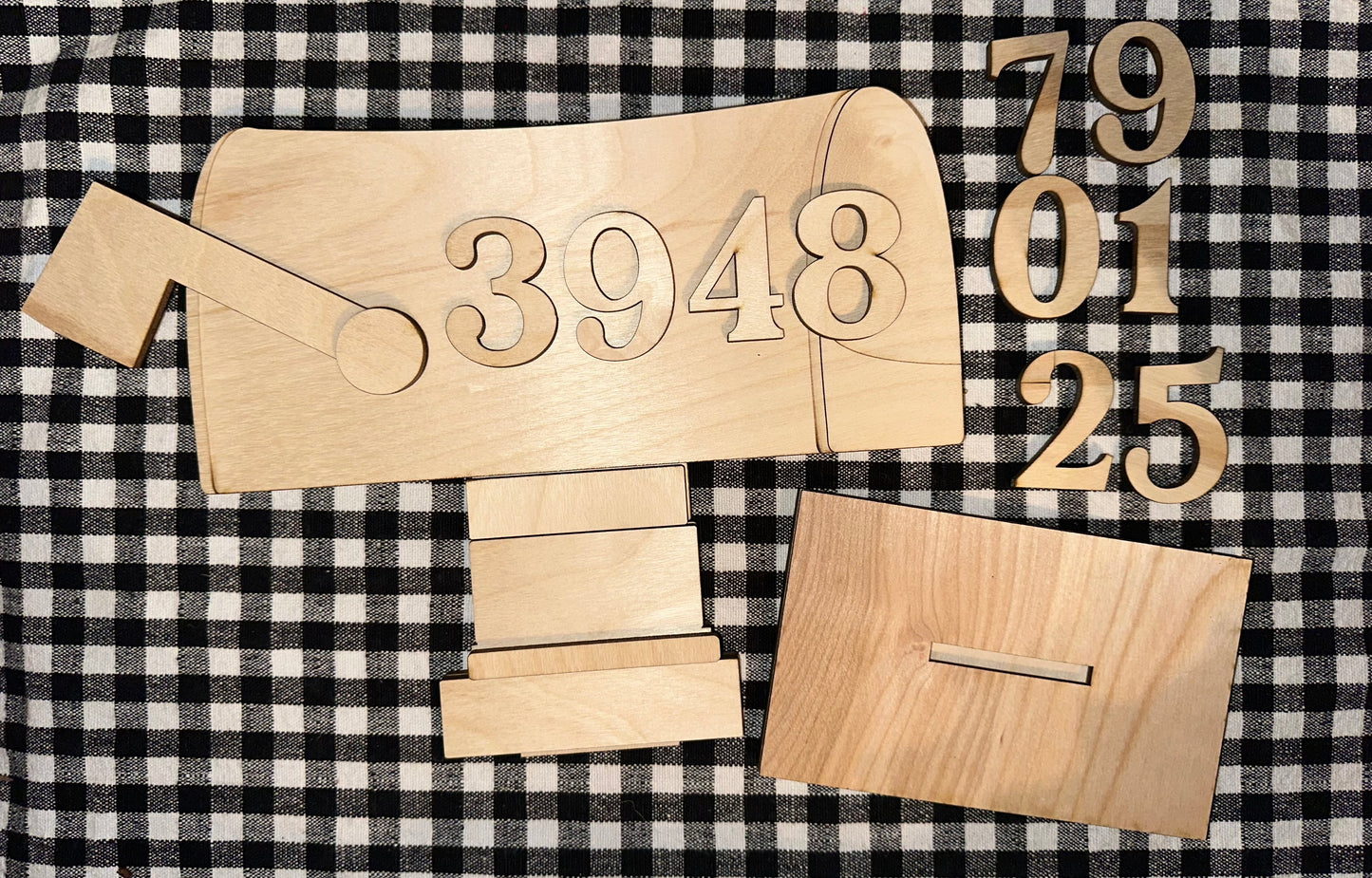 Mailbox Lantern Insert Holder