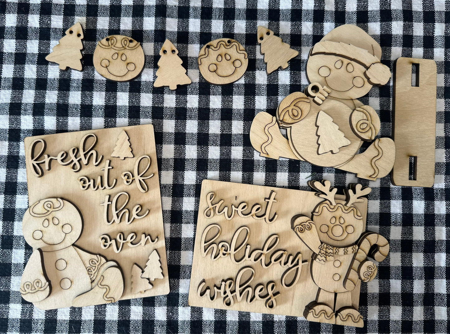 Gingerbread Shaker Set